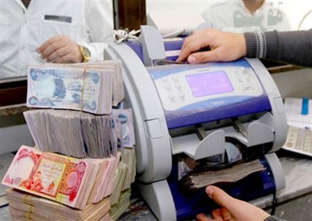 الضائقة المالية تؤثر في الموازنة الاستثمارية للوزارات وتقطع أرزاق أكثر من أربعة ملايين عراقي